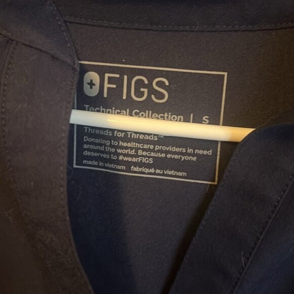 Figs Navy Scrub Set- Rafaela top and Jogger Bottoms - Picture 2 of 9